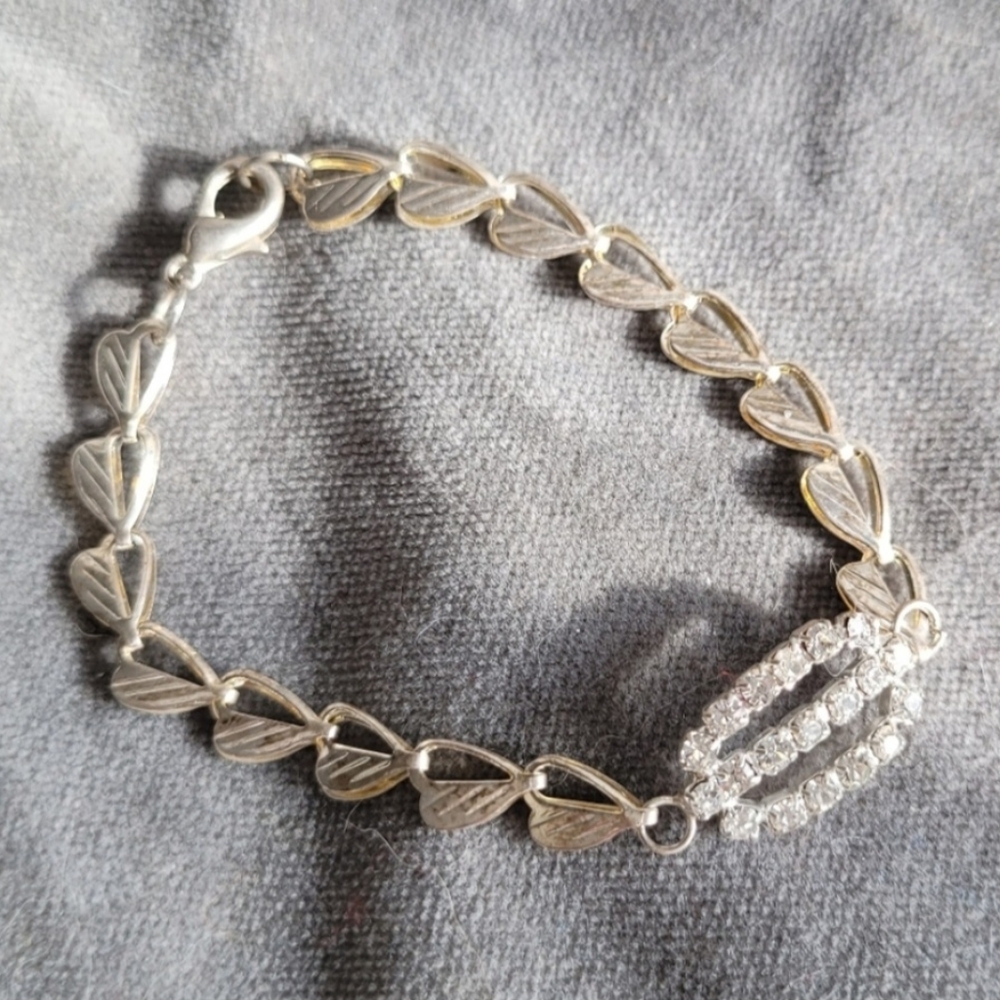 🌼2/$12 Silvertone Heart Bracelet with Rhinstone Accent